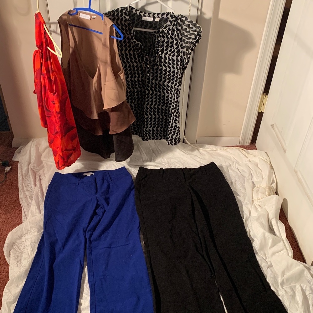 New York & Company Qty of 5 Lot Pre-owned Clothes - Pants and Tops - Small sizes